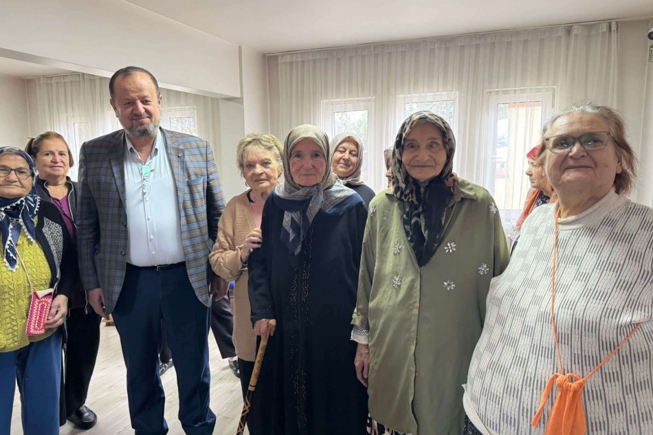 Gölcük Prof. Dr. İsmail BARIŞ Huzurevi Sakinlerine Mısır İkramı