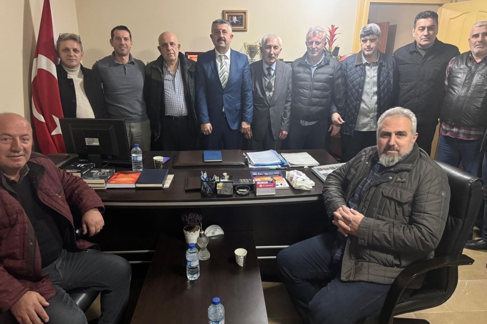 Gölcük Köyleri Yardımlaşma ve Dayanışma Derneği'nin yeni yönetim kurulu, değerli konuklarını ağırladı.